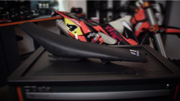 Husa Sa Grip Ridicat Universala KTM/HSQ/GAS Negru