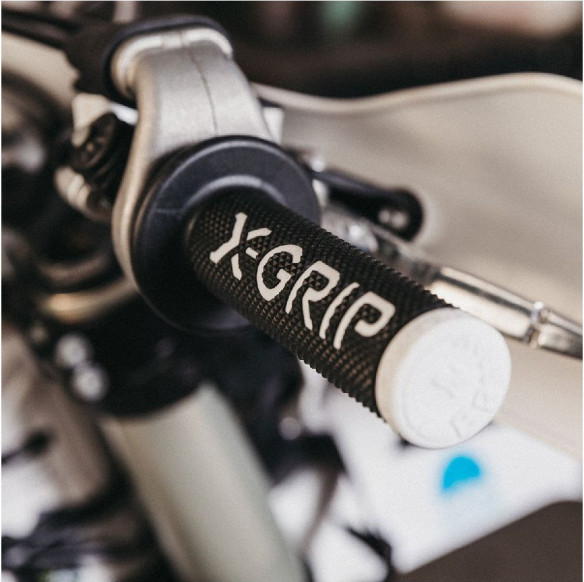 Mansoane Lock-On Braaaap Black/White XG-2100