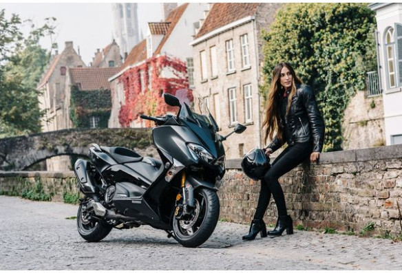 Anvelopa Moto Battlax SC2 R 130//70R16 61S TL