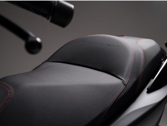 Sa Confort Editie Speciala FORZA 125/350 Black 08R70-K1B-D70