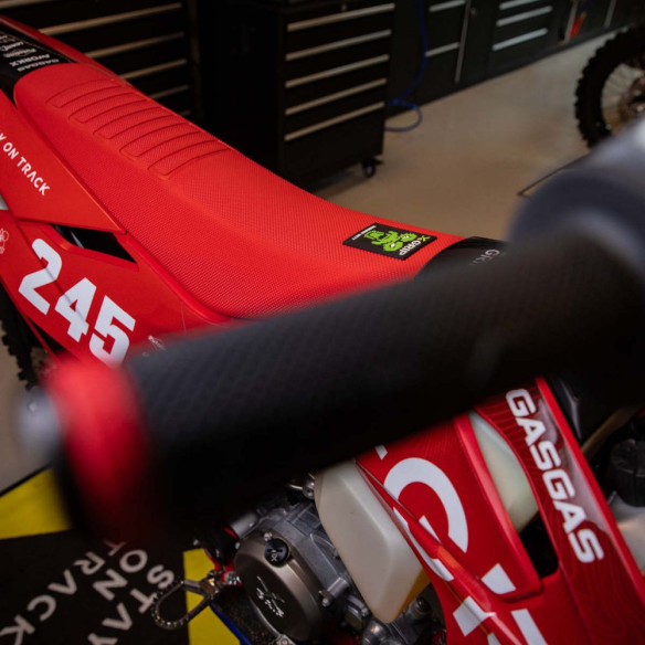 Husa Sa Baboons Butt GasGas XG-2707 Red