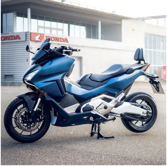Spatar Pasager FORZA 750 Black 0R24M-MSE-009