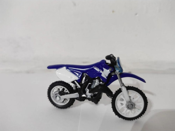 Macheta Moto Chevrolet Silverado Pick Up & Yamaha Dirt Bike Play Set 1:32