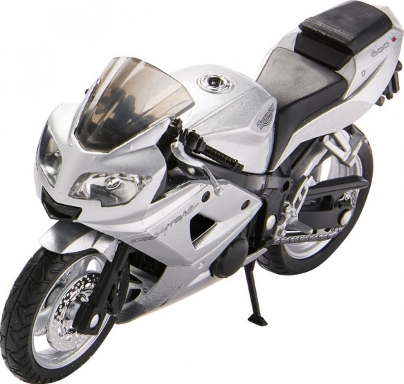 Macheta Triumph DAYTONA 600 1:18