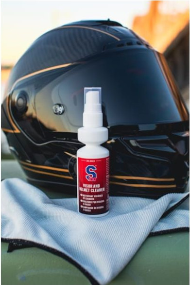Solutie Curatare Casca Viziera Cu Carpa Microfibra 100 ml 3406