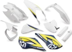 Plastic parts set