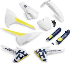 Plastic parts set