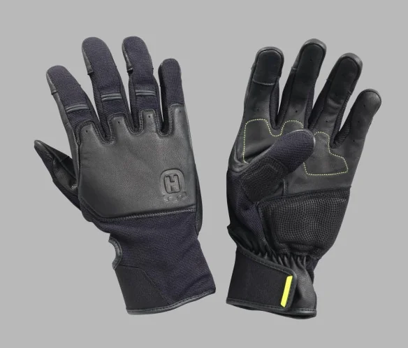 Restless Mind Gloves
