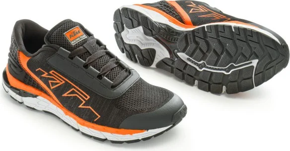 TEAM SHOES