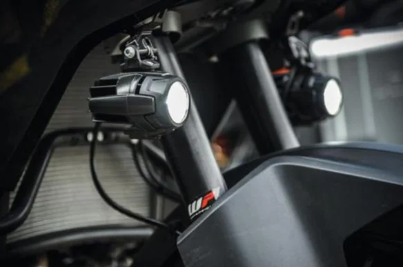 Auxiliary lamp kit