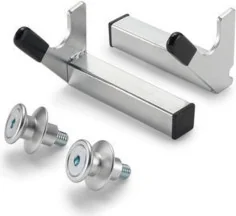 Retaining adapter