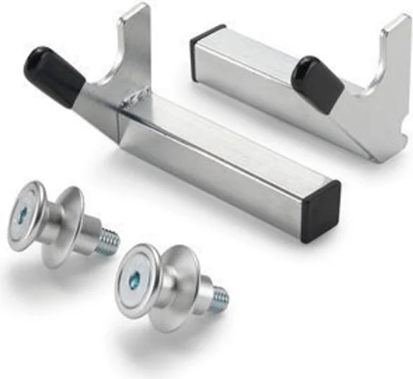 Retaining adapter