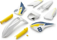 Plastic parts set