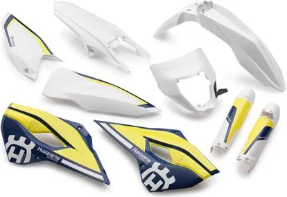 Plastic parts set