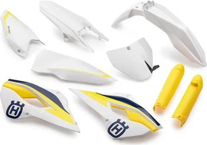 Plastic parts set