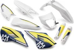 Plastic parts set