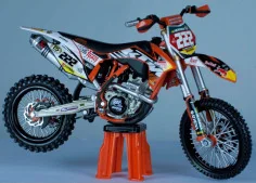 Macheta Motor 1 6 KTM T. Cairoli 222