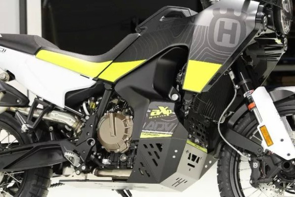 Adventure Skid Plate Black