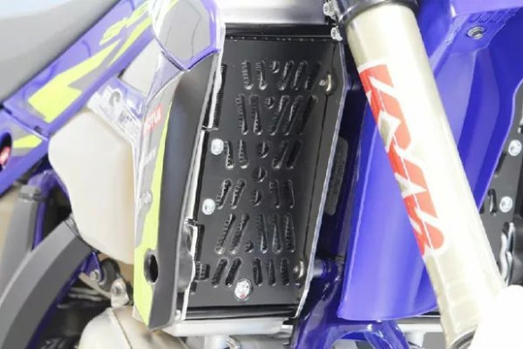 Xtrem Radiator Guards Black