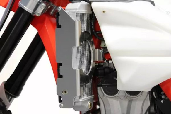 Xtrem Radiator Guards Black, Red, Silver