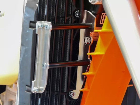 Radiator Braces Silver