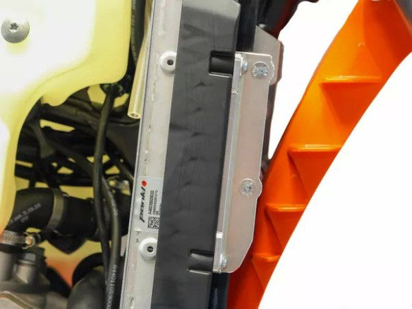Radiator Braces Silver