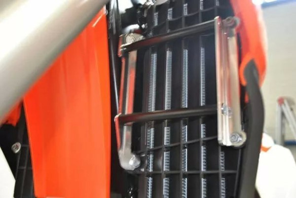 Radiator Braces Silver