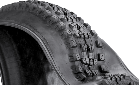 Zeppelin Tire Black