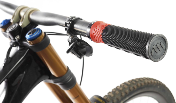 Cero Grips Black, Red