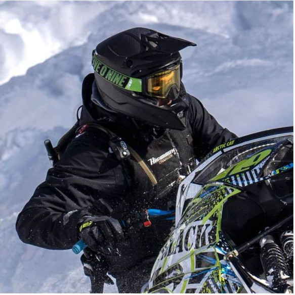 Casca Snowmobil Altitude 2.0 Carbon Fiber 3K ECE Hi Flow Black Ops Matt