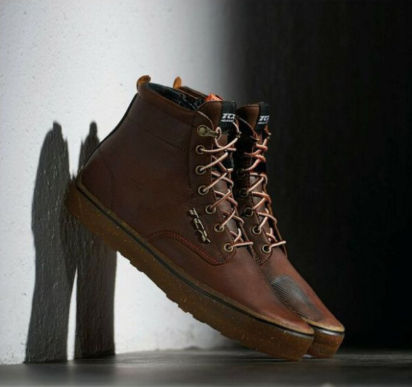 Ghete Moto DARWOOD WP Marrone